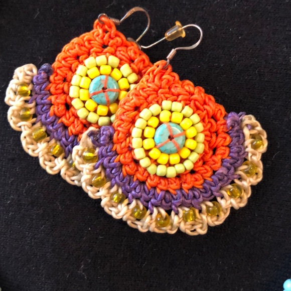 Turquoise color beads w/crochet earrings - Picture 2 of 4